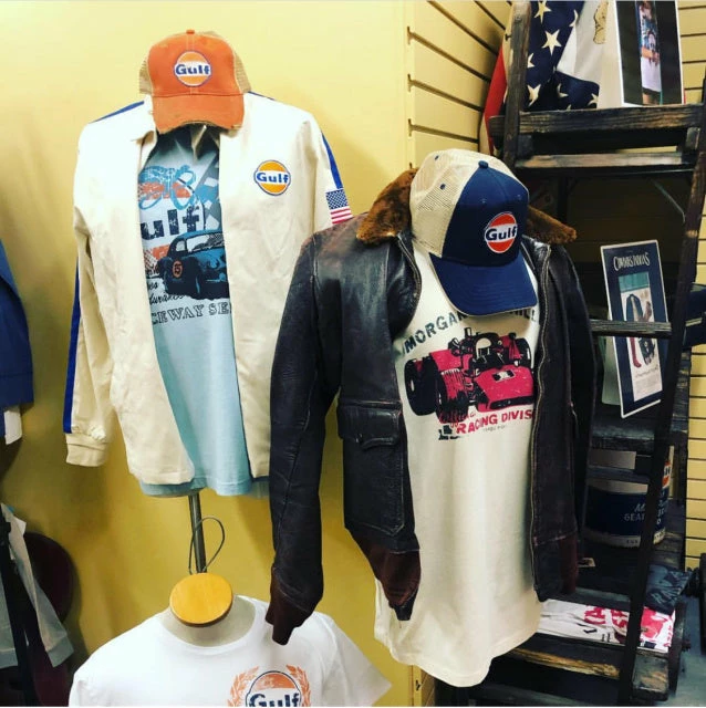 Men's M&P Speed Shop T-Shirt: GULF Raceway Service 5 Men's M&P Speed Shop T-Shirt: GULF Raceway Service