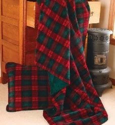 Denali Blankets Collection: Buffalo Check Red And Green Decor