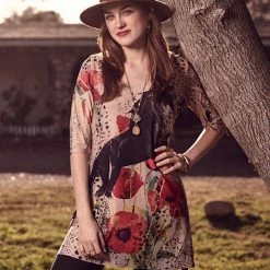 Fantazia Apparel Collection Tops: 3/4 Sleeve Tunic Silver Cowgirl