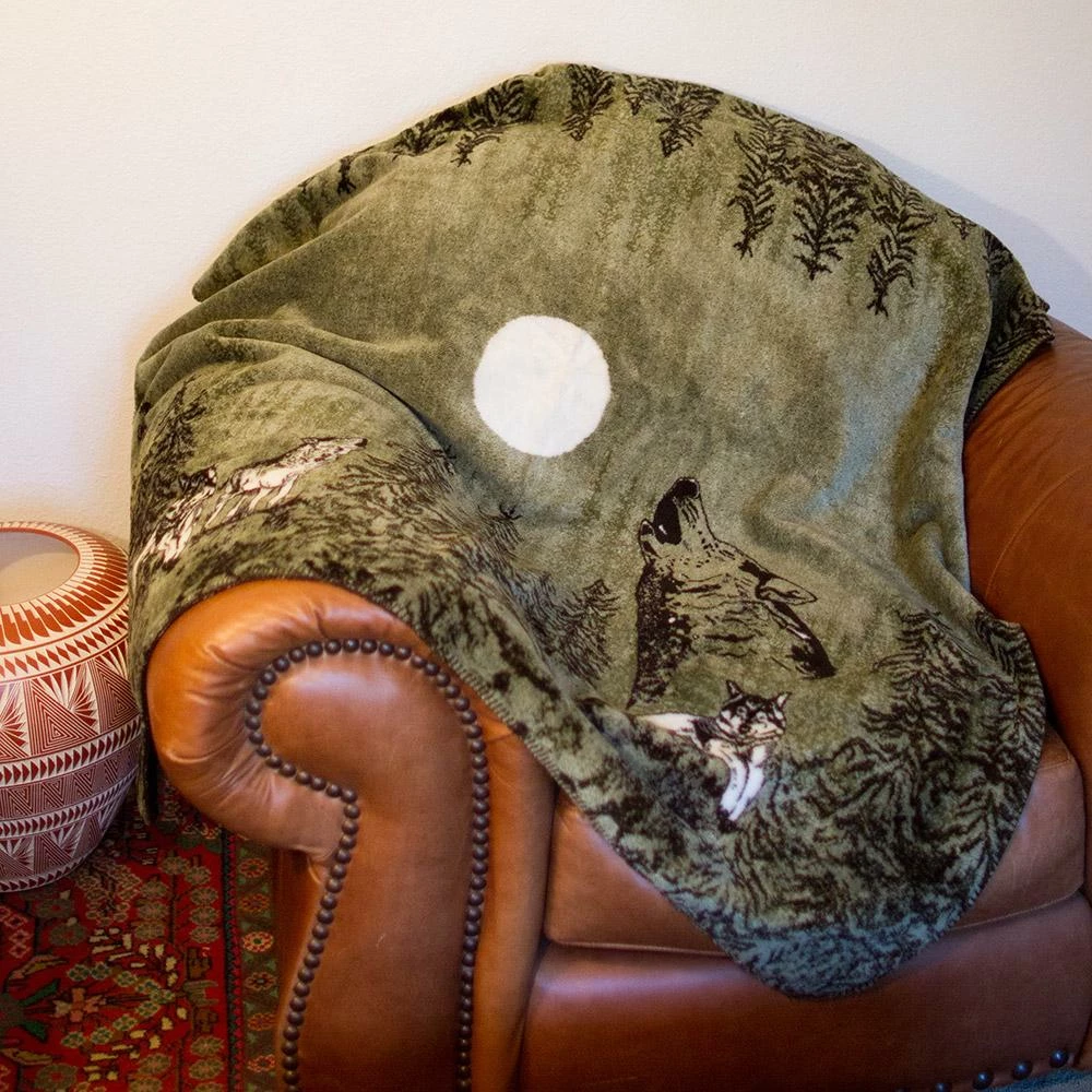 Denali Blankets Collection: Howling Wolves Decor 4 Denali Blankets Collection: Howling Wolves Decor